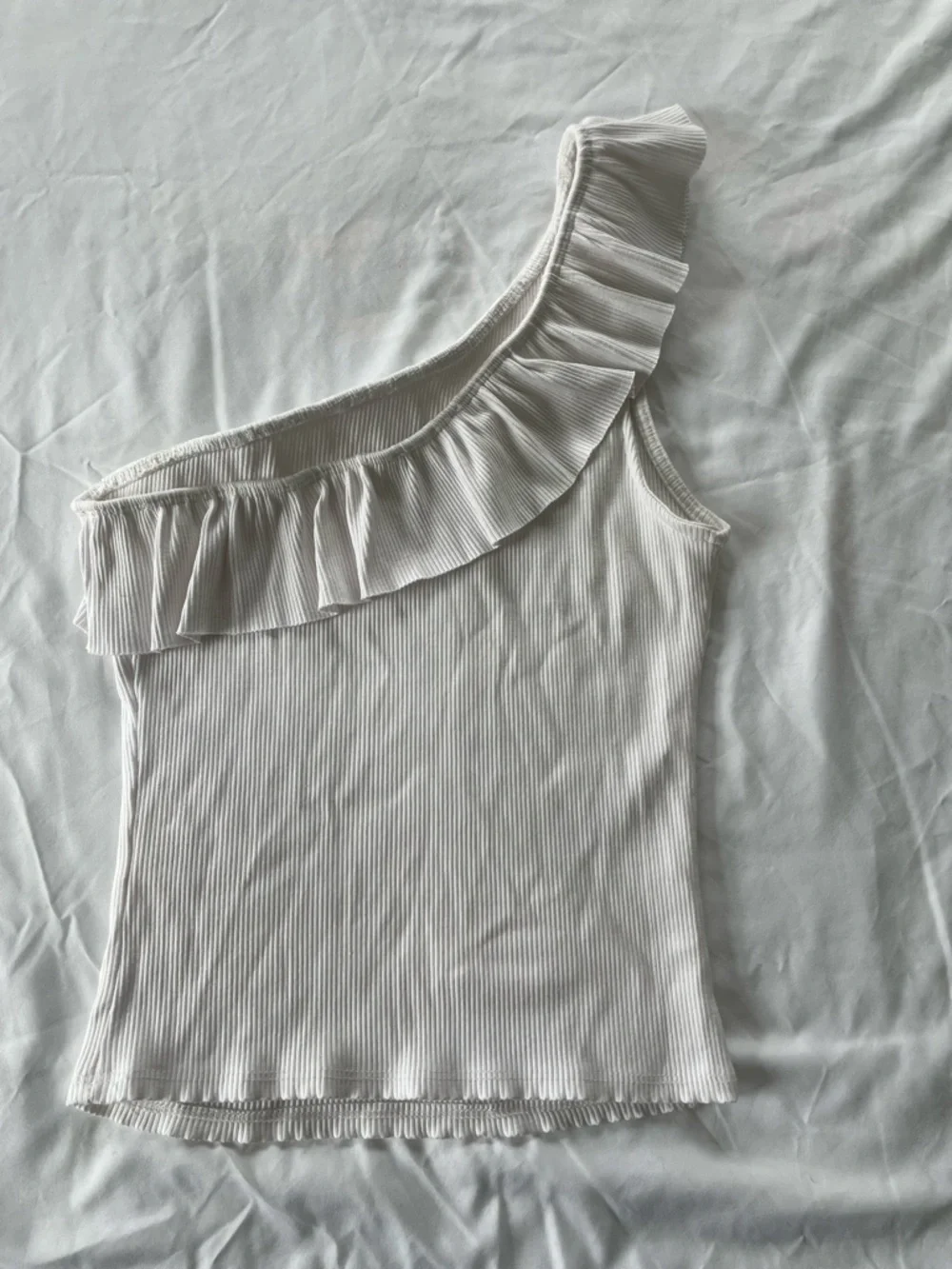 Women’s Ribbed Ruffle-Trim Tank One Shoulder - Picture 2 of 4